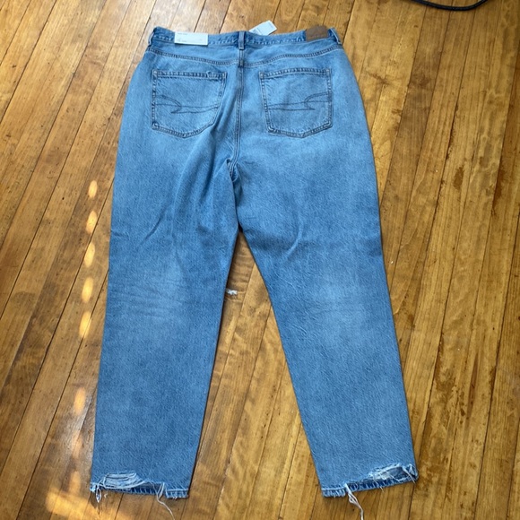 NWT AE Ripped Mom Jean - Picture 9 of 10